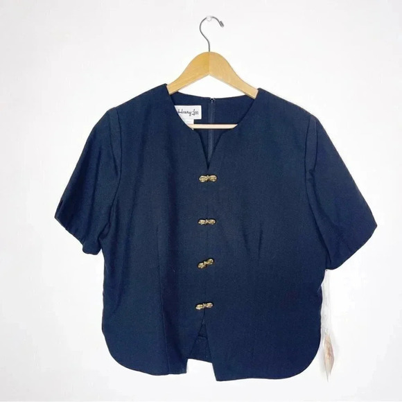 Heury Lee Black Vintage Short Sleeve Blouse Bow Button Size 12 NWT - Picture 2 of 9